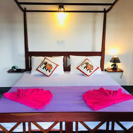 Sanjula Apartments ฮิกคาดูวา ภายนอก รูปภาพ
